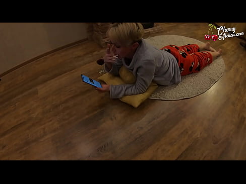 ❤️ بلوند دیوانه مکیدن دیک بزرگ در حال مکیدن و جهش بر روی آن - سکس مقعدی ️❌ پورنو vk در ما